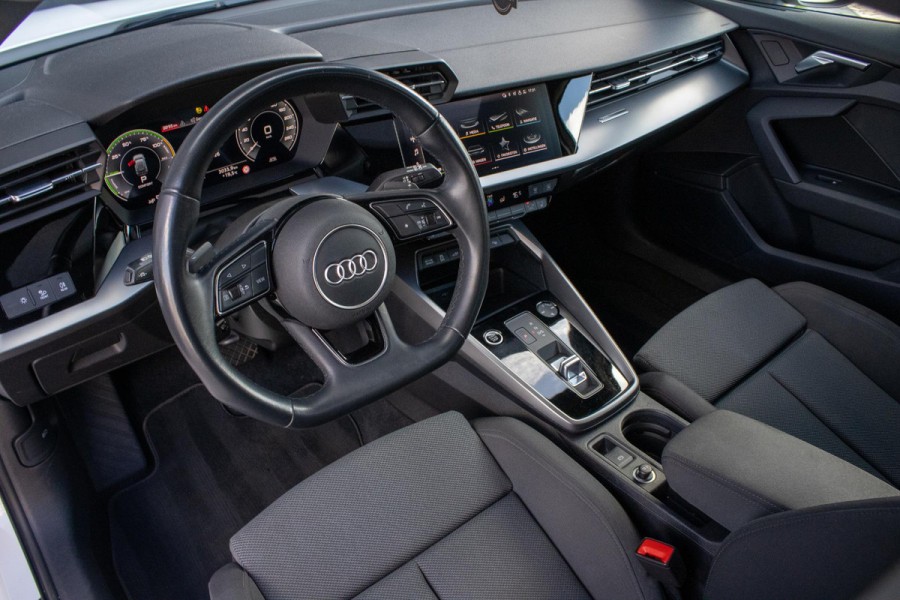 Audi A3 Sportback 40TFSIe Sline Pano Camera Maxton Keyless Stoelverwarming