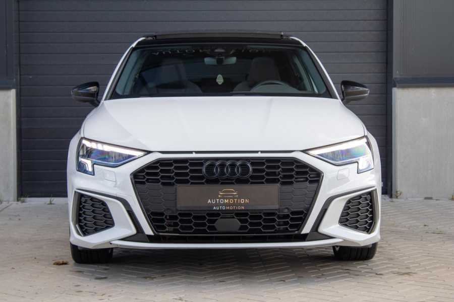 Audi A3 Sportback 40TFSIe Sline Pano Camera Maxton Keyless Stoelverwarming