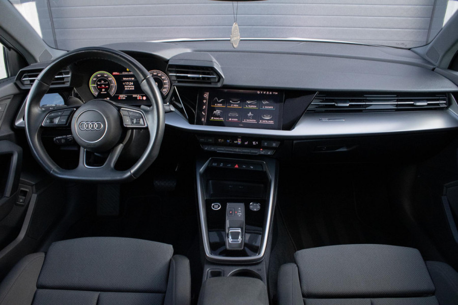 Audi A3 Sportback 40TFSIe Sline Pano Camera Maxton Keyless Stoelverwarming