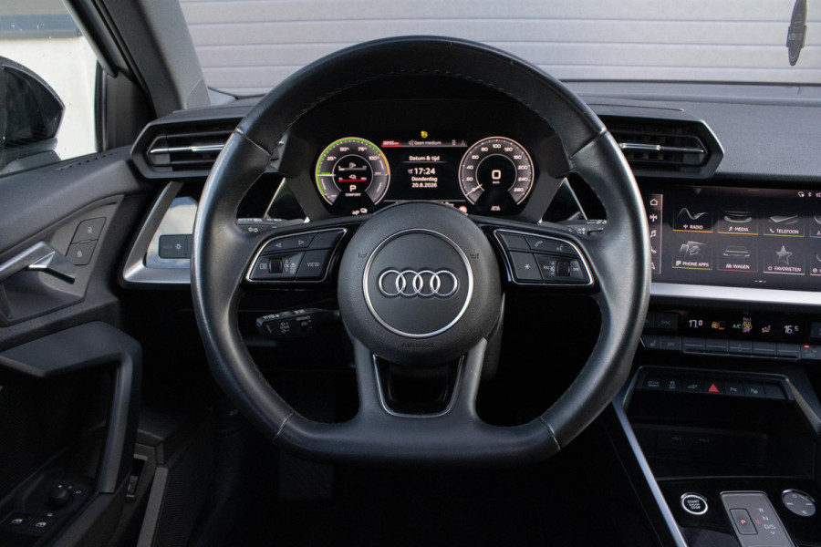 Audi A3 Sportback 40TFSIe Sline Pano Camera Maxton Keyless Stoelverwarming