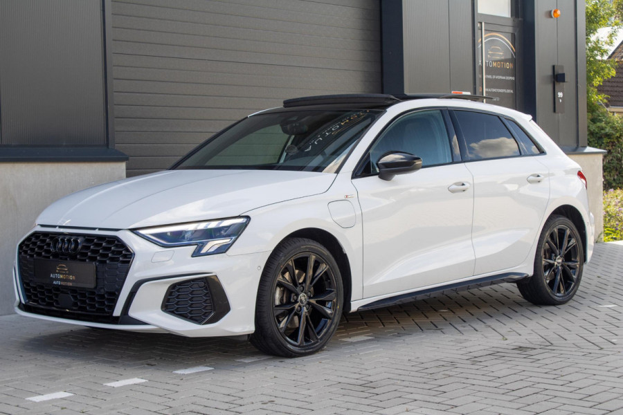 Audi A3 Sportback 40TFSIe Sline Pano Camera Maxton Keyless Stoelverwarming