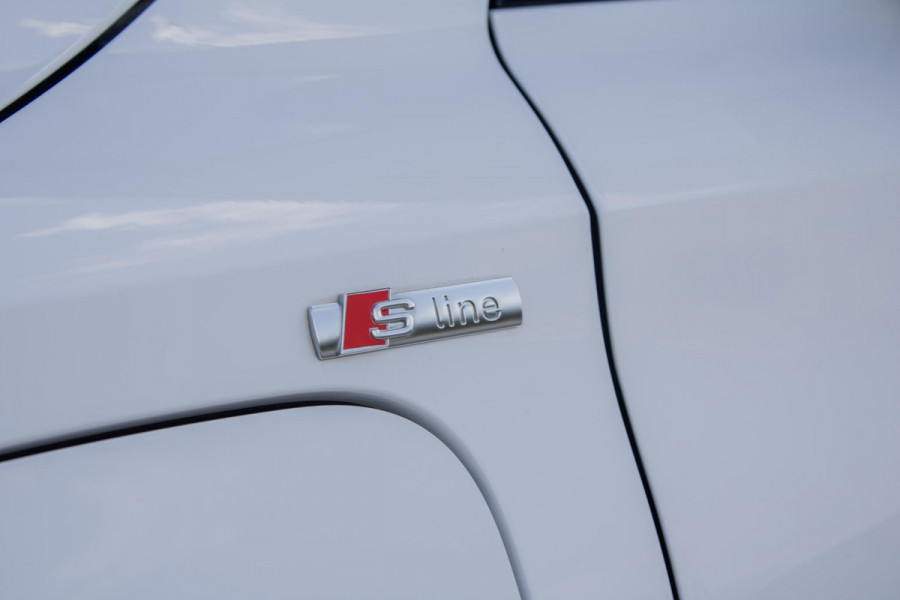Audi A3 Sportback 40TFSIe Sline Pano Camera Maxton Keyless Stoelverwarming