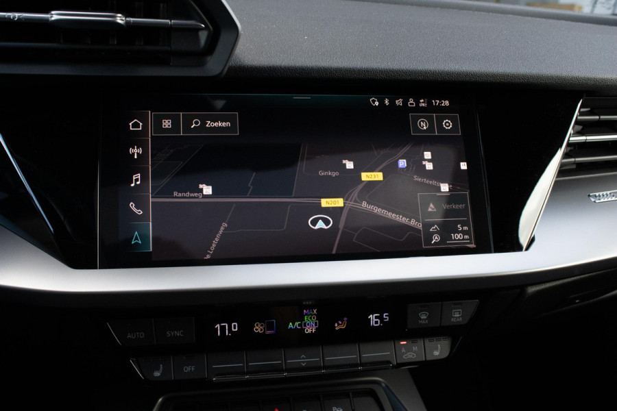 Audi A3 Sportback 40TFSIe Sline Pano Camera Maxton Keyless Stoelverwarming