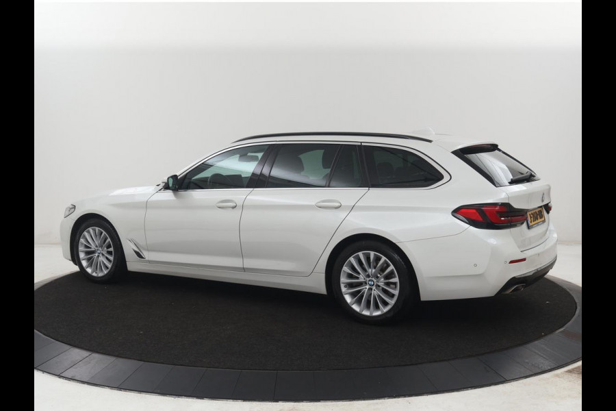 BMW 5 Serie Touring 520i High Executive Edition | Leder | Elektrische stoelen | Stoelverwarming | Cruise control | Sfeer verlichting | Carplay | Climate control | Camera | Park assist | Trekhaak