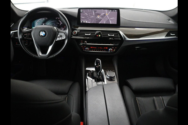 BMW 5 Serie Touring 520i High Executive Edition | Leder | Elektrische stoelen | Stoelverwarming | Cruise control | Sfeer verlichting | Carplay | Climate control | Camera | Park assist | Trekhaak