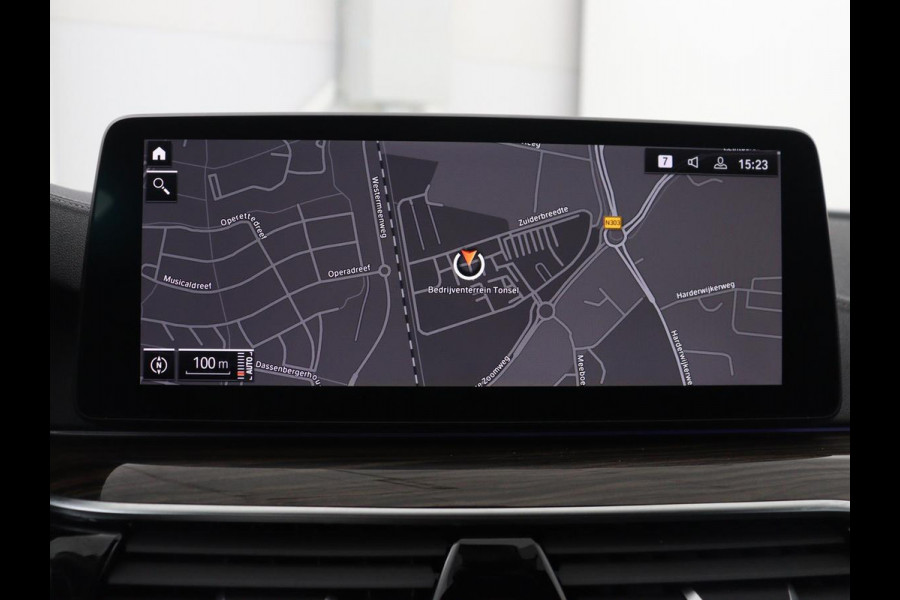 BMW 5 Serie Touring 520i High Executive Edition | Leder | Elektrische stoelen | Stoelverwarming | Cruise control | Sfeer verlichting | Carplay | Climate control | Camera | Park assist | Trekhaak
