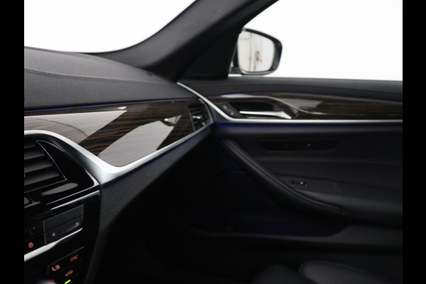 BMW 5 Serie Touring 520i High Executive Edition | Leder | Elektrische stoelen | Stoelverwarming | Cruise control | Sfeer verlichting | Carplay | Climate control | Camera | Park assist | Trekhaak