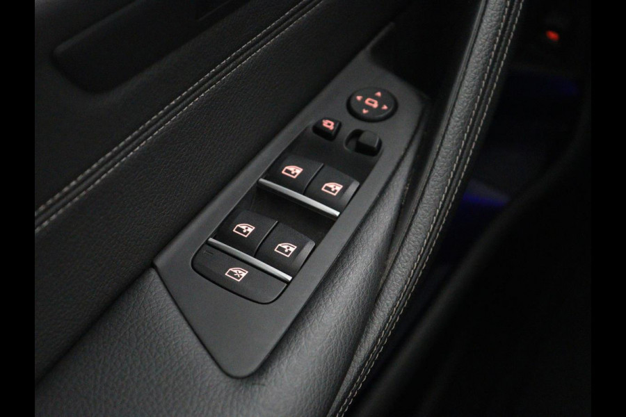 BMW 5 Serie Touring 520i High Executive Edition | Leder | Elektrische stoelen | Stoelverwarming | Cruise control | Sfeer verlichting | Carplay | Climate control | Camera | Park assist | Trekhaak