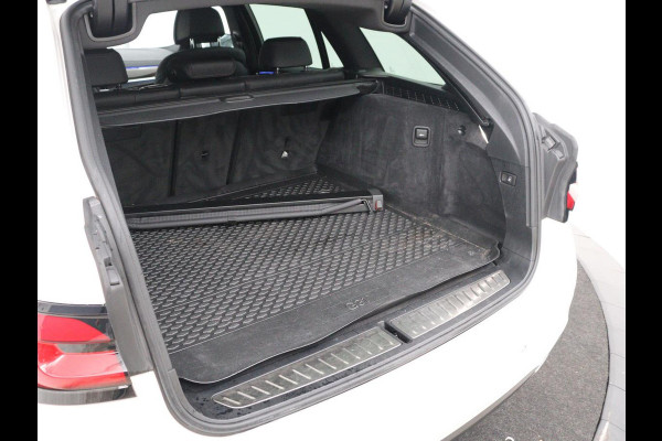 BMW 5 Serie Touring 520i High Executive Edition | Leder | Elektrische stoelen | Stoelverwarming | Cruise control | Sfeer verlichting | Carplay | Climate control | Camera | Park assist | Trekhaak