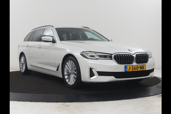BMW 5 Serie Touring 520i High Executive Edition | Leder | Elektrische stoelen | Stoelverwarming | Cruise control | Sfeer verlichting | Carplay | Climate control | Camera | Park assist | Trekhaak