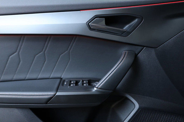 CUPRA Formentor 2.0 TSI 4DRIVE 310+PK MATT/LED/VIRTUAL/SFEER/PANO/STUUR+S.VERWARMING+MEMORY/19"/KEYLESS/CAM/ACC/12 MDN GARANTIE!