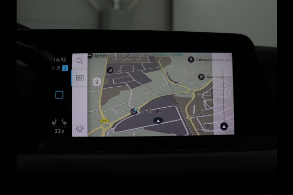 Volkswagen Golf 1.5 TSI Life | Stuur/stoel verwarming | Adaptive cruise | Sfeerverlichting | Carplay | Park assist | Navigatie | Climate control | Virtueel dashboard | Trekhaak