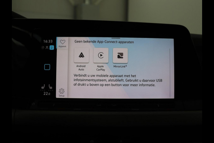 Volkswagen Golf 1.5 TSI Life | Stuur/stoel verwarming | Adaptive cruise | Sfeerverlichting | Carplay | Park assist | Navigatie | Climate control | Virtueel dashboard | Trekhaak