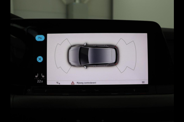 Volkswagen Golf 1.5 TSI Life | Stuur/stoel verwarming | Adaptive cruise | Sfeerverlichting | Carplay | Park assist | Navigatie | Climate control | Virtueel dashboard | Trekhaak