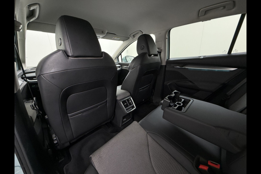 Škoda ENYAQ iV 60 SOH 93% Camera Comfort-pakket Draadloze telefoonlader Keyless entry Privacy Glas Apple Carplay Android Auto Navi Ecc Pdc P-Assist Lmv Led Isofix Mirrorlink® Cruise Control 1e Eigenaar Origineel Nederlandse Auto