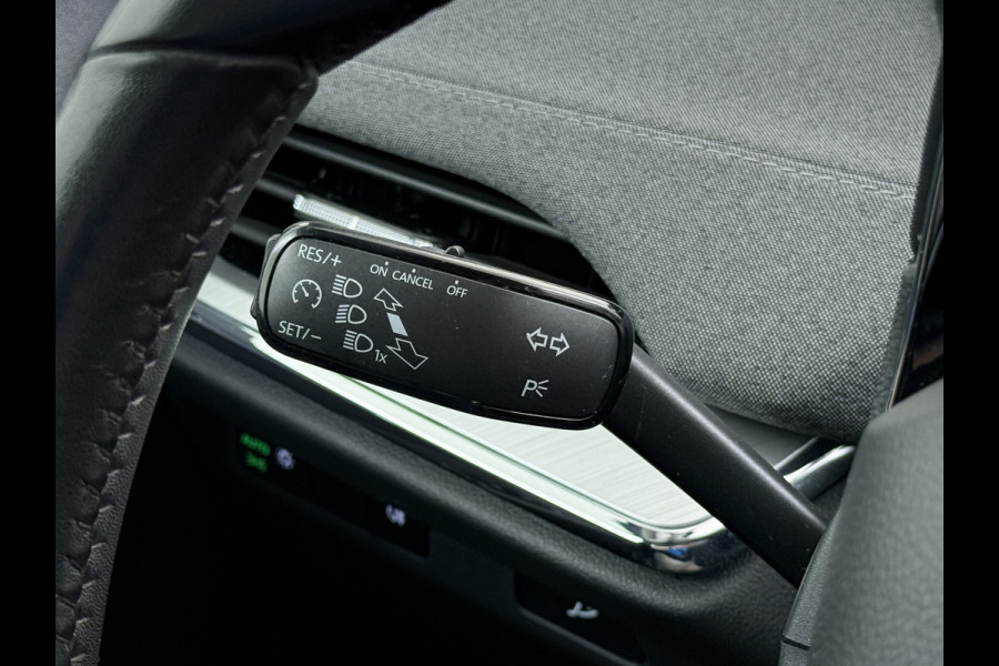 Škoda ENYAQ iV 60 SOH 91% Trekhaak Camera P-Assist Apple Carplay Android Auto Navi Ecc Pdc Lmv Isofix Led Cruise Control Keyless Rijstrooksensor Verkeersbord detectie 1.000KG Trekgewicht
