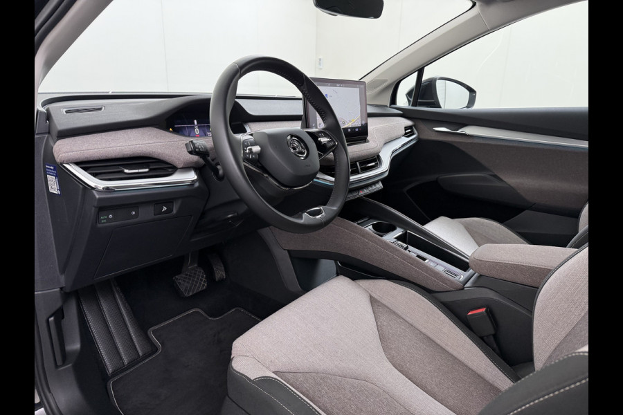 Škoda ENYAQ iV 60 Trekhaak Elek.Achterklep Privacy Glas SOH 90% Keyless advanced Navi Ecc Apple Carplay Android Auto Pdc Comfort plus-pakket Lmv 20" Mirrorlink® Smartlink DAB Led 1e Eigenaar Origineel Nederlandse Auto