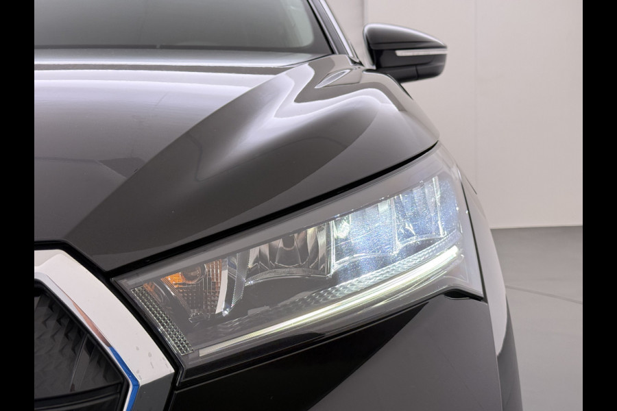 Škoda ENYAQ iV 60 Trekhaak Elek.Achterklep Privacy Glas SOH 90% Keyless advanced Navi Ecc Apple Carplay Android Auto Pdc Comfort plus-pakket Lmv 20" Mirrorlink® Smartlink DAB Led 1e Eigenaar Origineel Nederlandse Auto