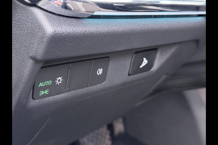 Škoda ENYAQ iV 60 Trekhaak Elek.Achterklep Privacy Glas SOH 90% Keyless advanced Navi Ecc Apple Carplay Android Auto Pdc Comfort plus-pakket Lmv 20" Mirrorlink® Smartlink DAB Led 1e Eigenaar Origineel Nederlandse Auto