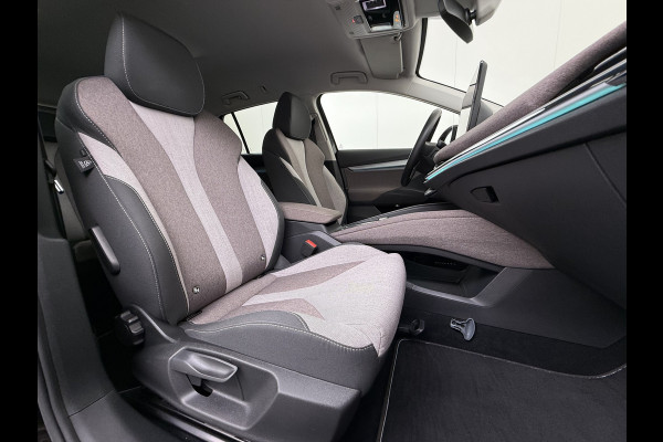 Škoda ENYAQ iV 60 Trekhaak Elek.Achterklep Privacy Glas SOH 90% Keyless advanced Navi Ecc Apple Carplay Android Auto Pdc Comfort plus-pakket Lmv 20" Mirrorlink® Smartlink DAB Led 1e Eigenaar Origineel Nederlandse Auto