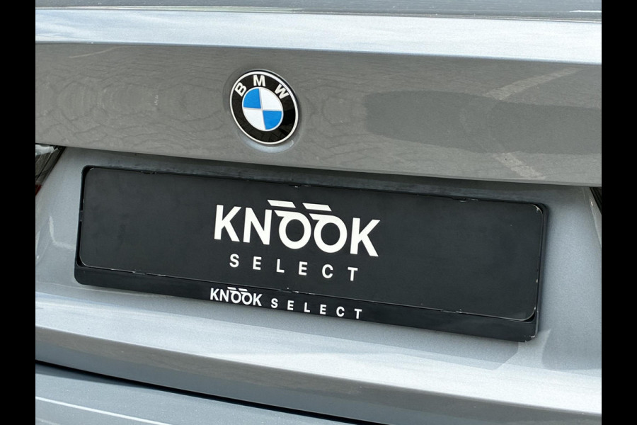 BMW 3 Serie Sedan 318i Automaat / Navigatiesysteem / Stoelverwarming / Parkeersensoren achter / Active Guard Plus / Shadow Line / Live Cockpit Plus / Cruise Control / DAB / Connected Package Professional