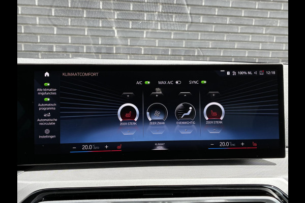 BMW 3 Serie Sedan 318i Automaat / Navigatiesysteem / Stoelverwarming / Parkeersensoren achter / Active Guard Plus / Shadow Line / Live Cockpit Plus / Cruise Control / DAB / Connected Package Professional