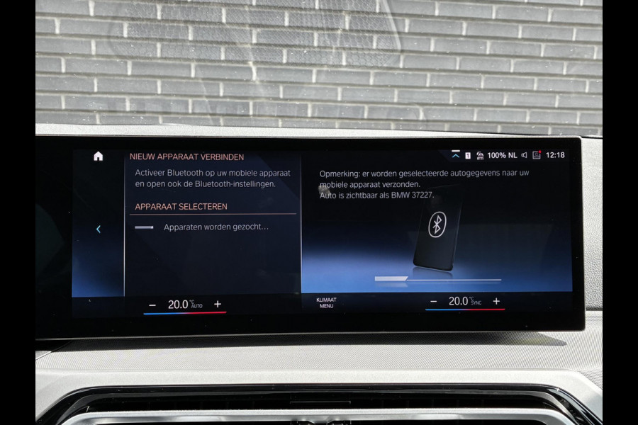BMW 3 Serie Sedan 318i Automaat / Navigatiesysteem / Stoelverwarming / Parkeersensoren achter / Active Guard Plus / Shadow Line / Live Cockpit Plus / Cruise Control / DAB / Connected Package Professional