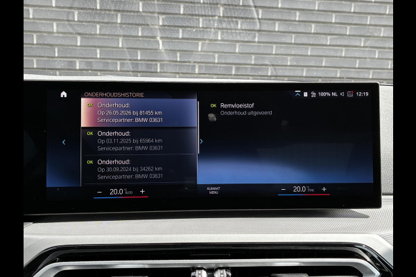 BMW 3 Serie Sedan 318i Automaat / Navigatiesysteem / Stoelverwarming / Parkeersensoren achter / Active Guard Plus / Shadow Line / Live Cockpit Plus / Cruise Control / DAB / Connected Package Professional