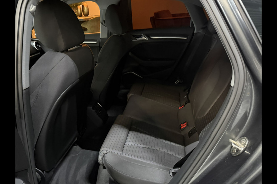 Audi A3 Limousine 40 TFSI quattro 190PK S tronic|LED|CarPlay|Navi|Sportstoelen|19” Sportvelgen|PDC|Rijklaar