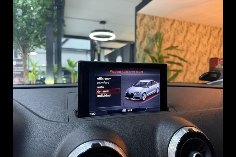 Audi A3 Limousine 40 TFSI quattro 190PK S tronic|LED|CarPlay|Navi|Sportstoelen|19” Sportvelgen|PDC|Rijklaar