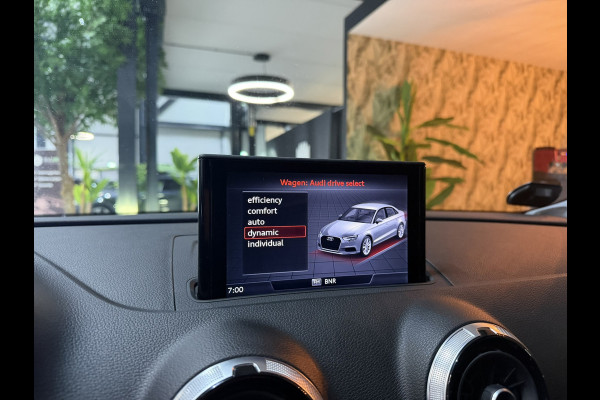 Audi A3 Limousine 40 TFSI quattro 190PK S tronic|LED|CarPlay|Navi|Sportstoelen|19” Sportvelgen|PDC|Rijklaar