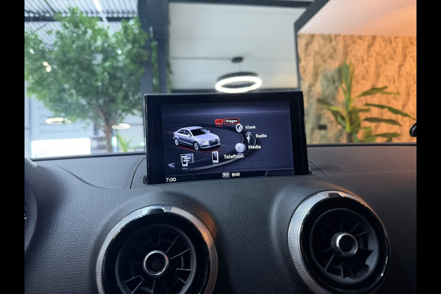 Audi A3 Limousine 40 TFSI quattro 190PK S tronic|LED|CarPlay|Navi|Sportstoelen|19” Sportvelgen|PDC|Rijklaar