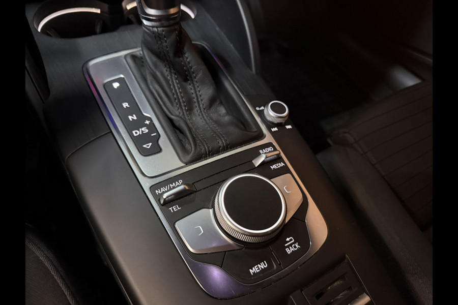 Audi A3 Limousine 40 TFSI quattro 190PK S tronic|LED|CarPlay|Navi|Sportstoelen|19” Sportvelgen|PDC|Rijklaar