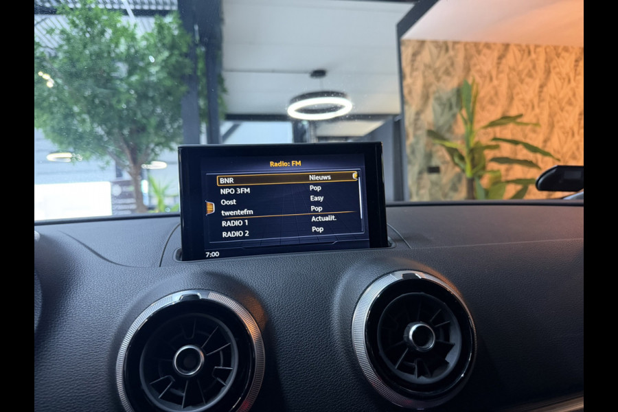 Audi A3 Limousine 40 TFSI quattro 190PK S tronic|LED|CarPlay|Navi|Sportstoelen|19” Sportvelgen|PDC|Rijklaar