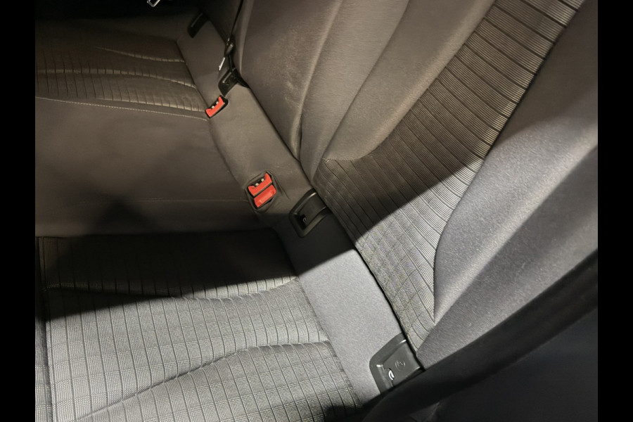 Audi A3 Limousine 40 TFSI quattro 190PK S tronic|LED|CarPlay|Navi|Sportstoelen|19” Sportvelgen|PDC|Rijklaar