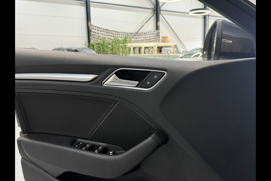 Audi A3 Limousine 40 TFSI quattro 190PK S tronic|LED|CarPlay|Navi|Sportstoelen|19” Sportvelgen|PDC|Rijklaar