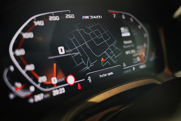 BMW 3 Serie Touring M340i xDrive Business Edition Plus / AUT / HK / Acc / Lane Assist / Dode Hoek / Open Pano / Led / Pdc / 19 Inc
