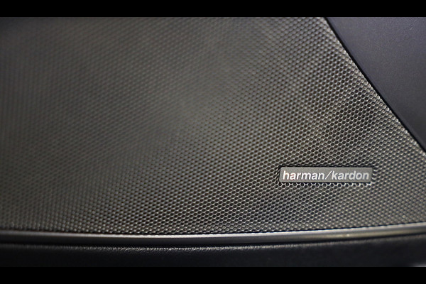 BMW 3 Serie Touring M340i xDrive Business Edition Plus / AUT / HK / Acc / Lane Assist / Dode Hoek / Open Pano / Led / Pdc / 19 Inc
