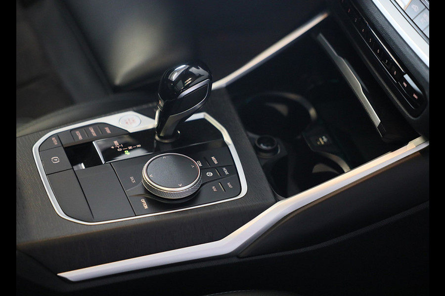 BMW 3 Serie Touring M340i xDrive Business Edition Plus / AUT / HK / Acc / Lane Assist / Dode Hoek / Open Pano / Led / Pdc / 19 Inc