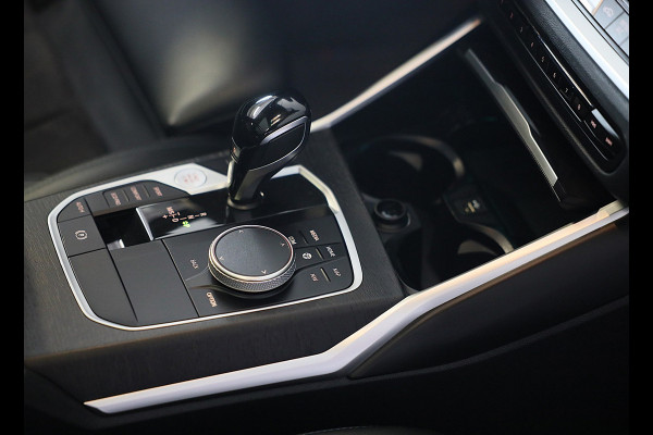 BMW 3 Serie Touring M340i xDrive Business Edition Plus / AUT / HK / Acc / Lane Assist / Dode Hoek / Open Pano / Led / Pdc / 19 Inc