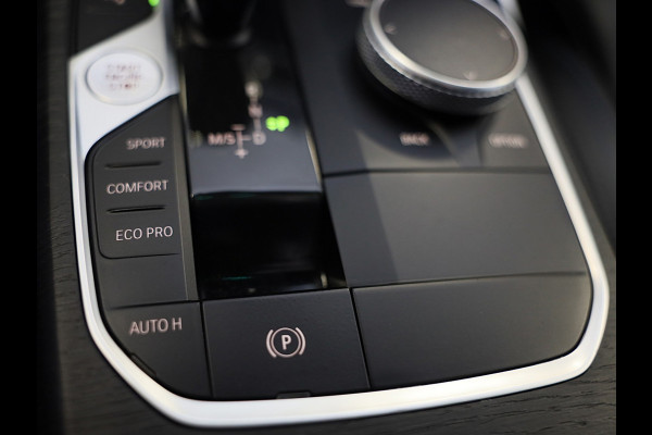 BMW 3 Serie Touring M340i xDrive Business Edition Plus / AUT / HK / Acc / Lane Assist / Dode Hoek / Open Pano / Led / Pdc / 19 Inc