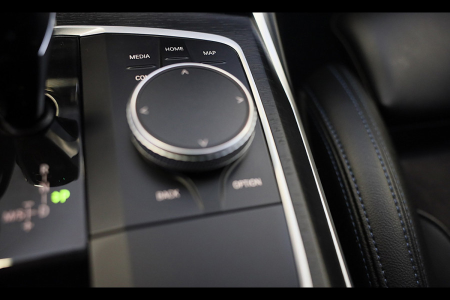 BMW 3 Serie Touring M340i xDrive Business Edition Plus / AUT / HK / Acc / Lane Assist / Dode Hoek / Open Pano / Led / Pdc / 19 Inc