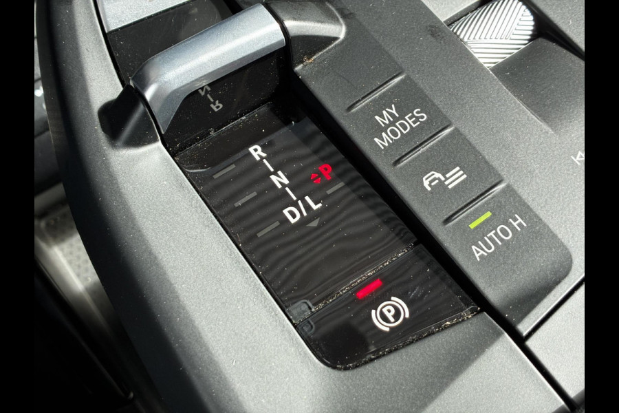 BMW 2 Serie Active Tourer 220i Automaat / Live Cockpit Professional / Navigatiesysteem / Cruise Control / Leder / Achteruitrijcamera / DAB / Parkeersensoren voor + achter / LED / Climate Control