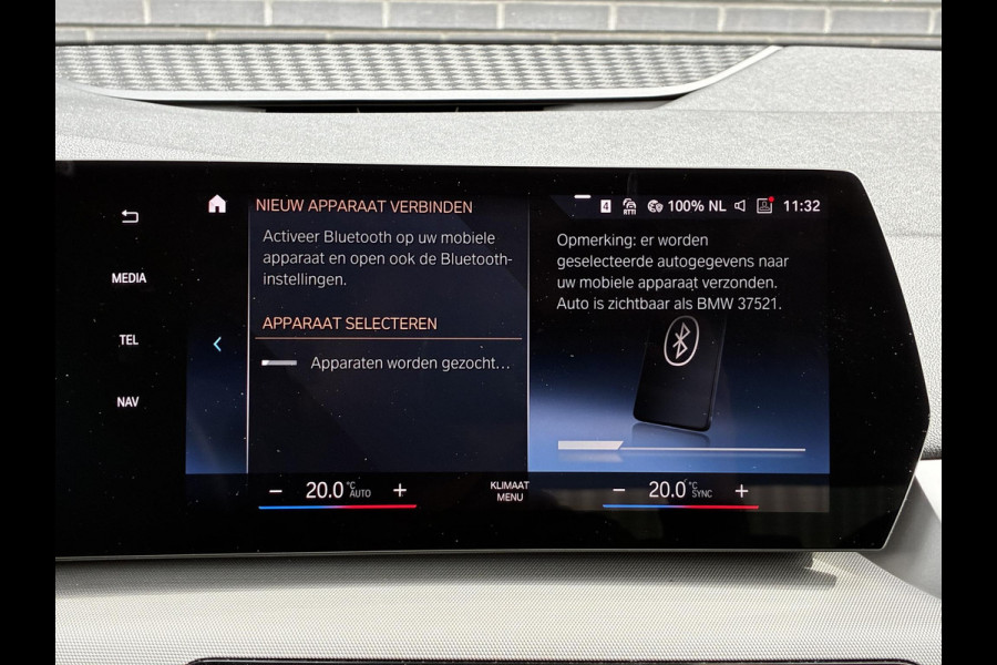 BMW 2 Serie Active Tourer 220i Automaat / Live Cockpit Professional / Navigatiesysteem / Cruise Control / Leder / Achteruitrijcamera / DAB / Parkeersensoren voor + achter / LED / Climate Control
