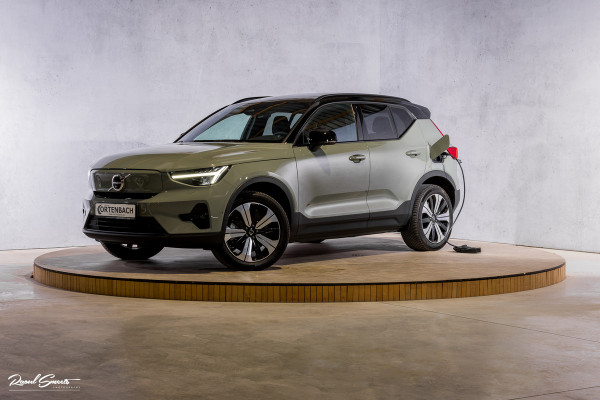 Volvo XC40 Recharge Ultimate 70 kWh | Zwenkbare trekhaak | Adaptieve cruise | Panorama dak | Harman Kardon | Blis Memory |