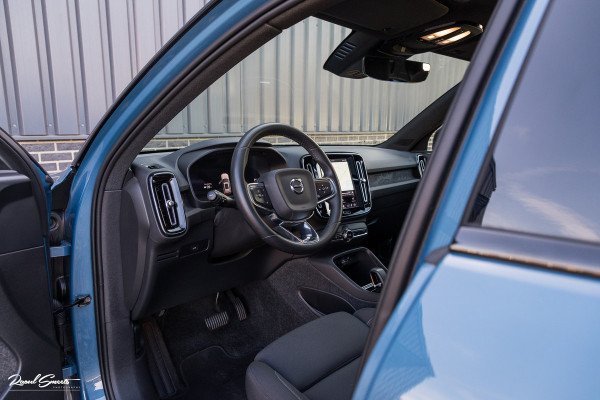 Volvo XC40 Single Motor Extended Range Ultimate 82 kWh | Panorama dak | Adaptieve cruise | Memory | Blis | Harman Kardon |