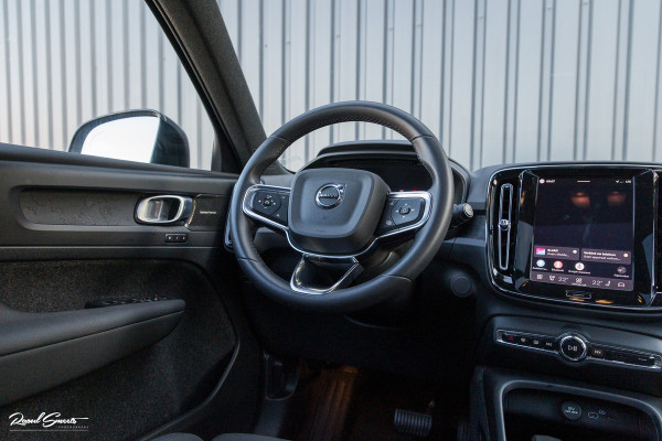Volvo XC40 Single Motor Extended Range Ultimate 82 kWh | Panorama dak | Adaptieve cruise | Memory | Blis | Harman Kardon |