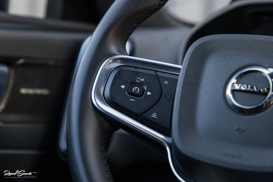 Volvo XC40 Single Motor Extended Range Ultimate 82 kWh | Panorama dak | Adaptieve cruise | Memory | Blis | Harman Kardon |