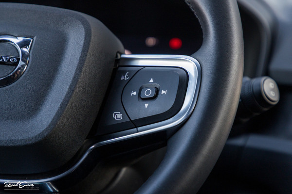 Volvo XC40 Single Motor Extended Range Ultimate 82 kWh | Panorama dak | Adaptieve cruise | Memory | Blis | Harman Kardon |