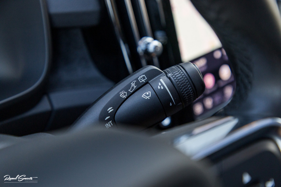 Volvo XC40 Single Motor Extended Range Ultimate 82 kWh | Panorama dak | Adaptieve cruise | Memory | Blis | Harman Kardon |